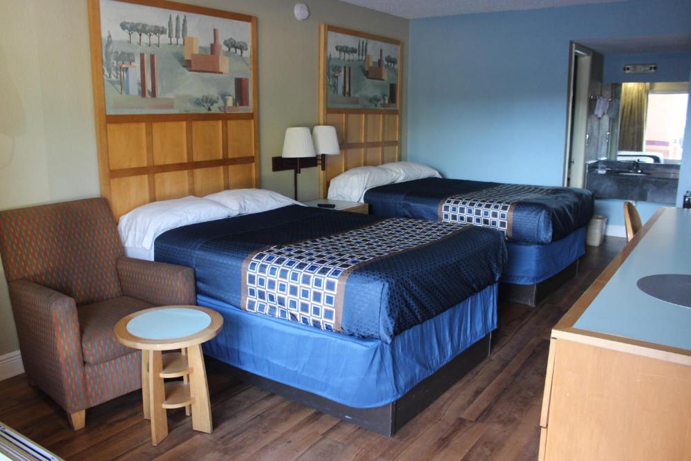 Room with Two Double Beds - Disability Access/Non-Smoking interior